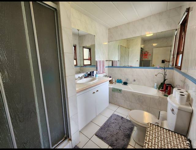 2 BEDROOM APARTMENT FOR SALE IN KEY WEST ESTATE